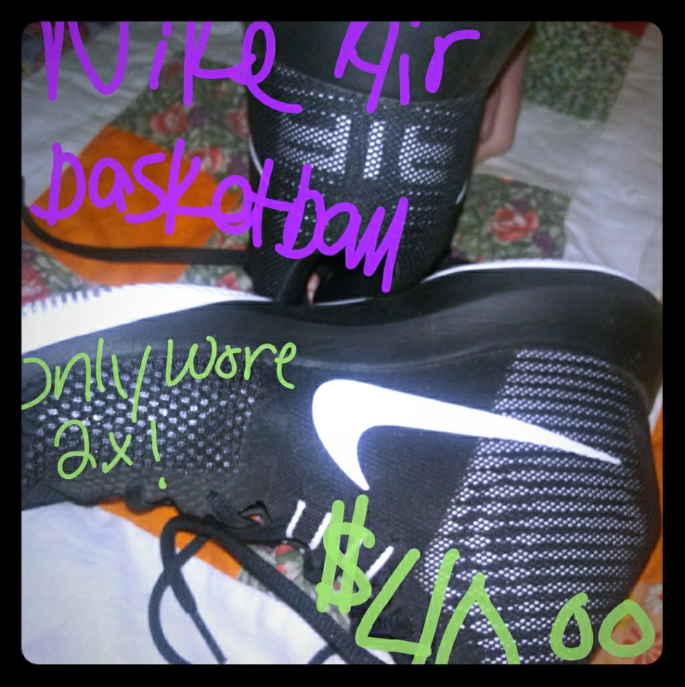 Nike Air womens Basketball shies size 6.5